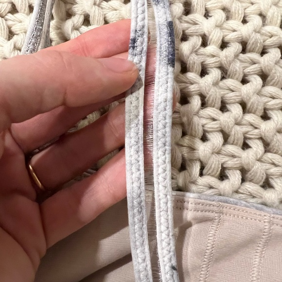 lululemon sports bra - Picture 3 of 4